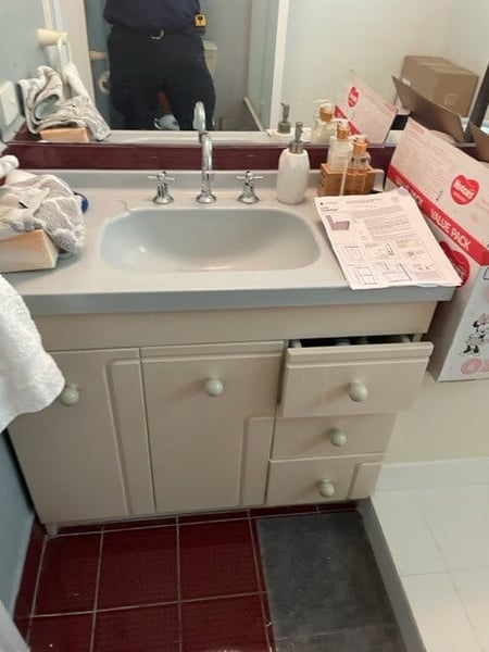 Bathroom Reno-Before 2-1